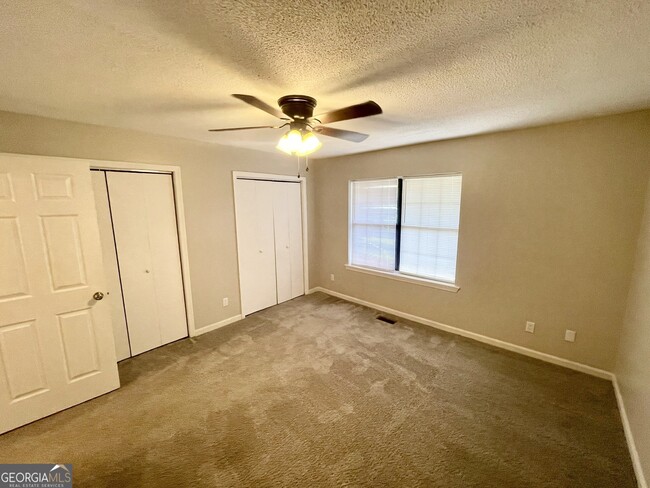 Building Photo - 111 Pelican Point Dr