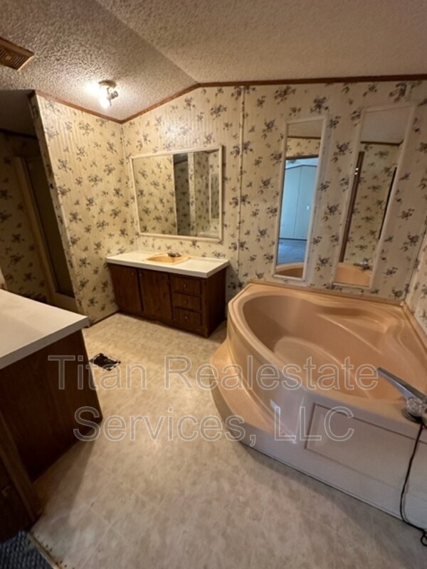 Foto del edificio - 1835 S Lake Arthur Ave