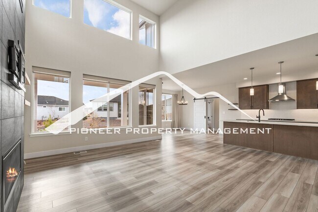 Foto del edificio - Breathtaking Pikes Peak Views in Desirable Wolf Ranch - 4 bedroom, 3 Full Bath, Office and Loft, ...