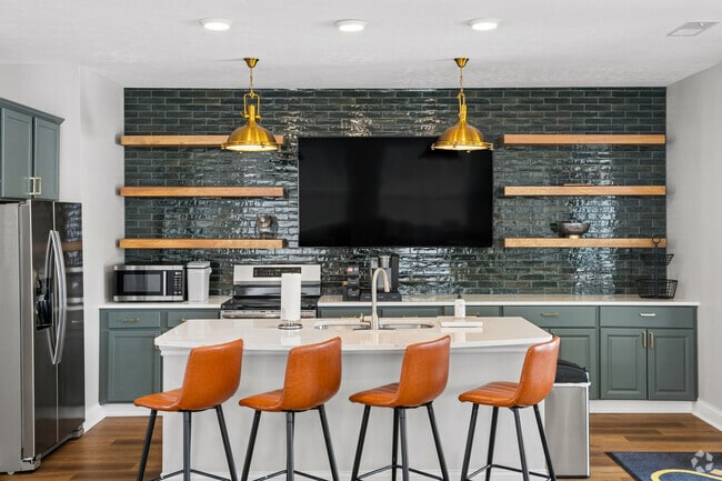 Clubroom - Park 33