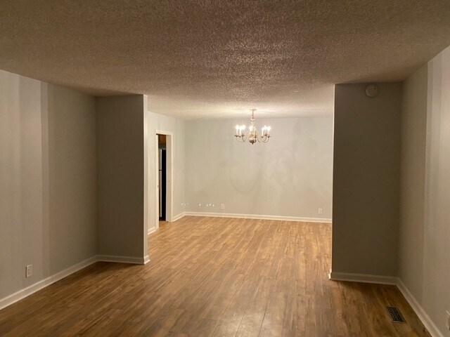 Building Photo - 709 Davis Dr