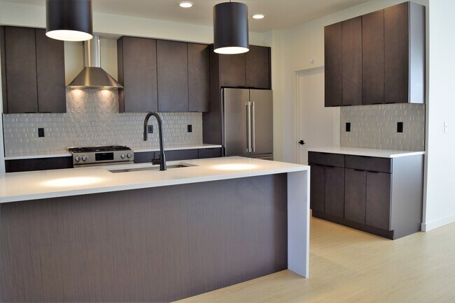 Kitchen - 546 Enterprise Blvd