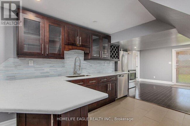 Building Photo - 108 Succession Crescent