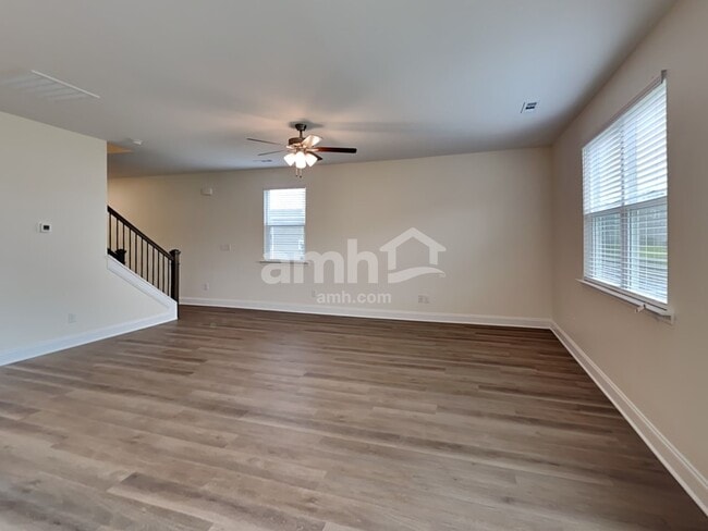 Foto del edificio - 5331 Trust Dr