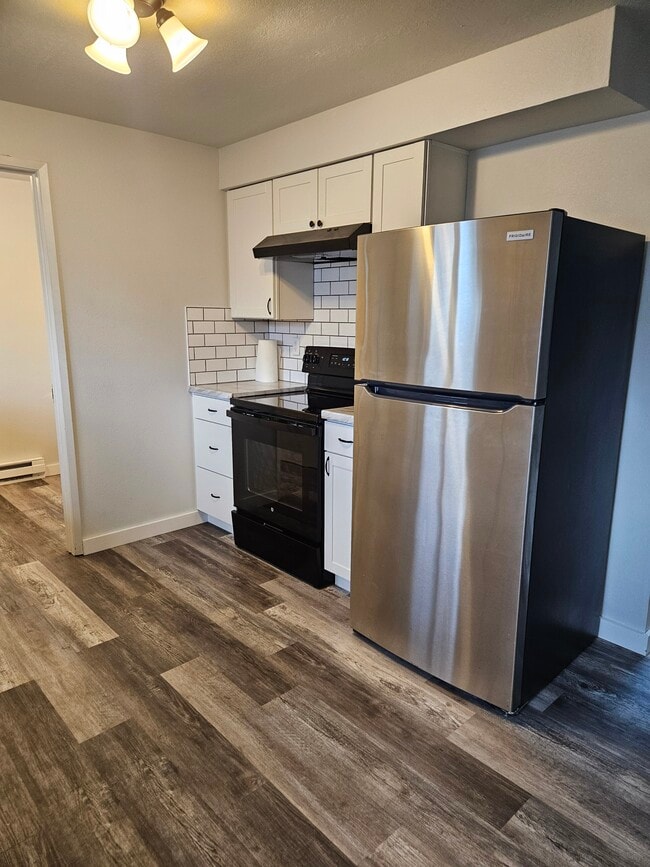 Building Photo - 15822 E Heroy Ave