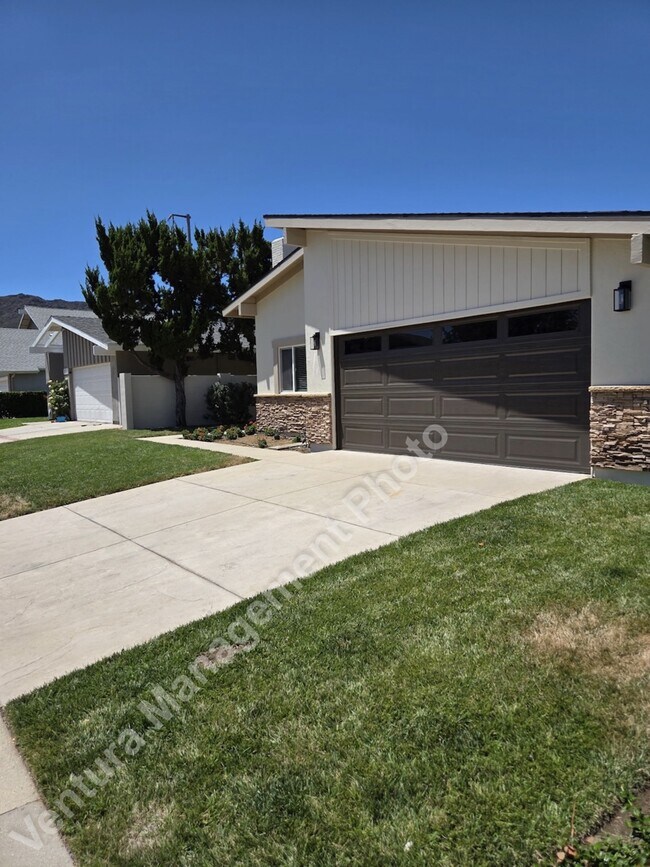 Building Photo - 5665 Meadow Vista Way