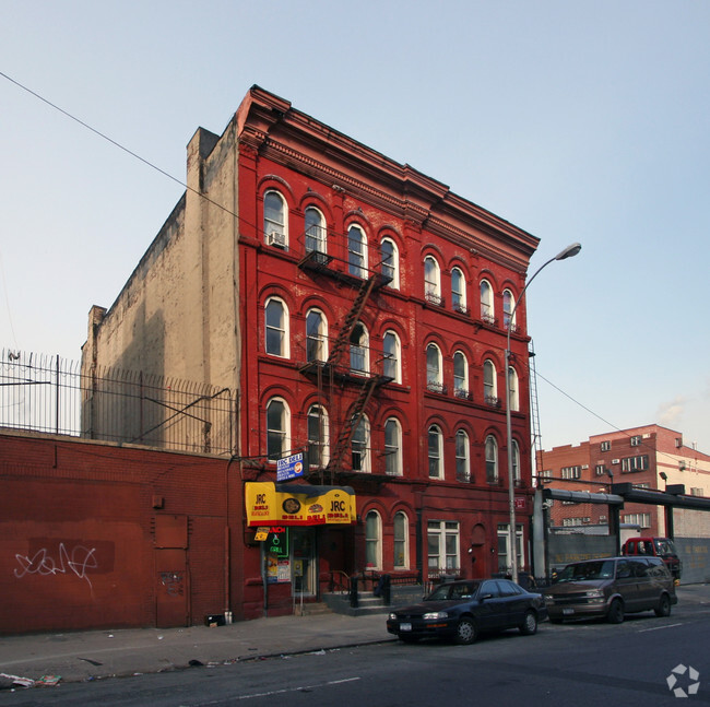 Foto del edificio - 34 Nostrand Ave