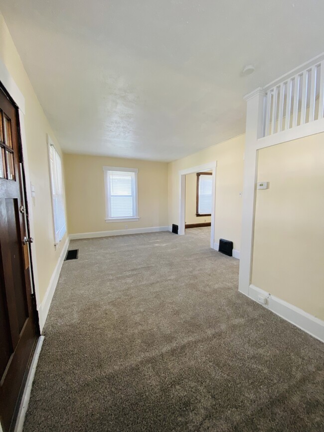 Foto del edificio - 1643 Edwards Ave NE