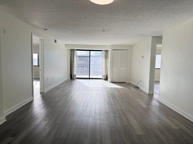 Building Photo - 500 Salem St