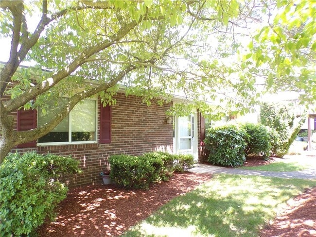 Building Photo - 731 Manomet Ct