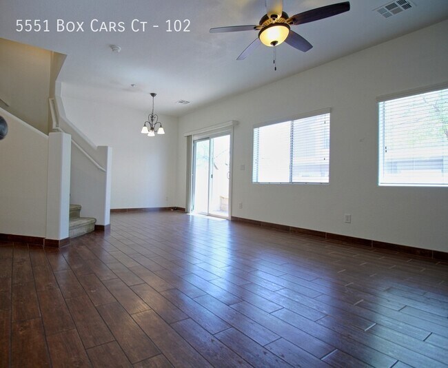 Foto del edificio - 5551 Box Cars Ct