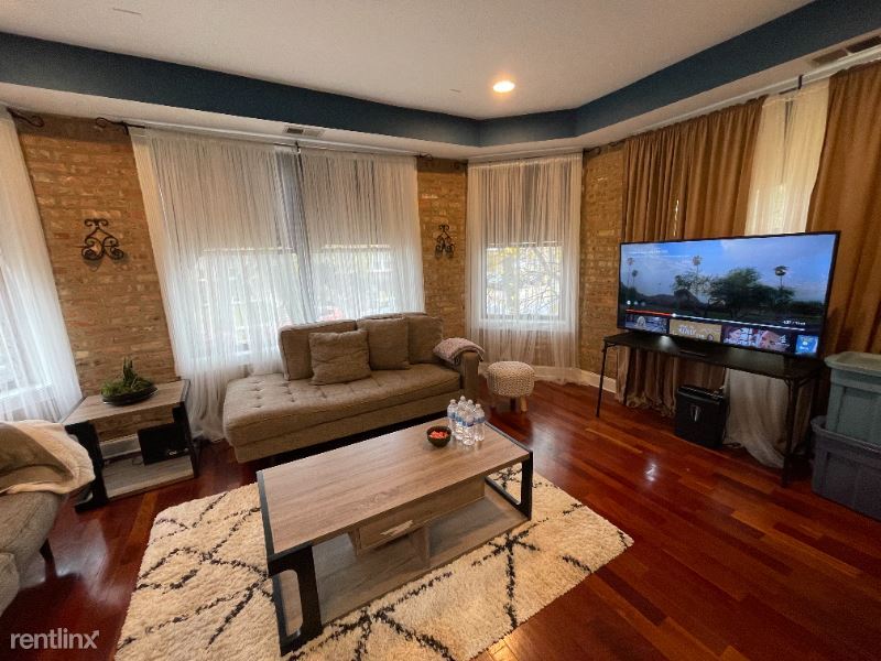 Primary Photo - 2 br, 2 bath Condo - 6414 N Hoyne 2E Unit 2E