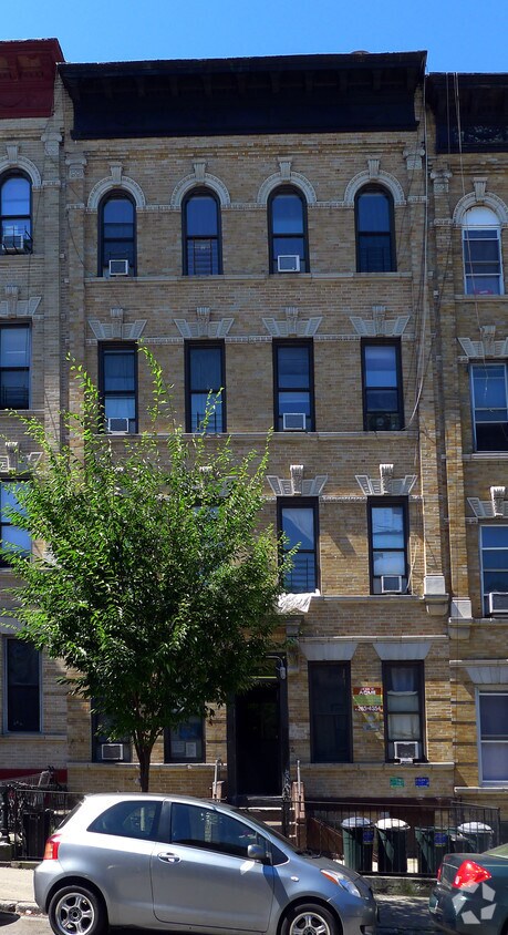 Building Photo - 452 41st St