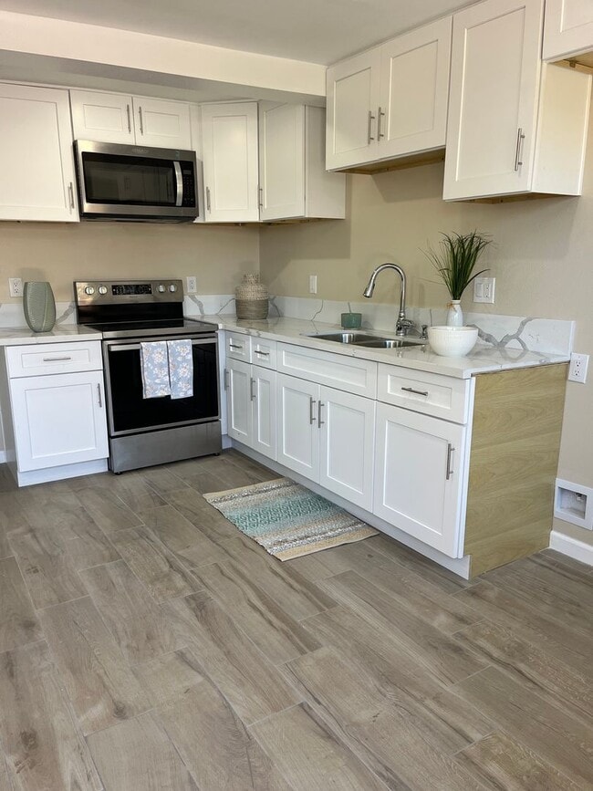 Building Photo - 6765 El Cajon Dr