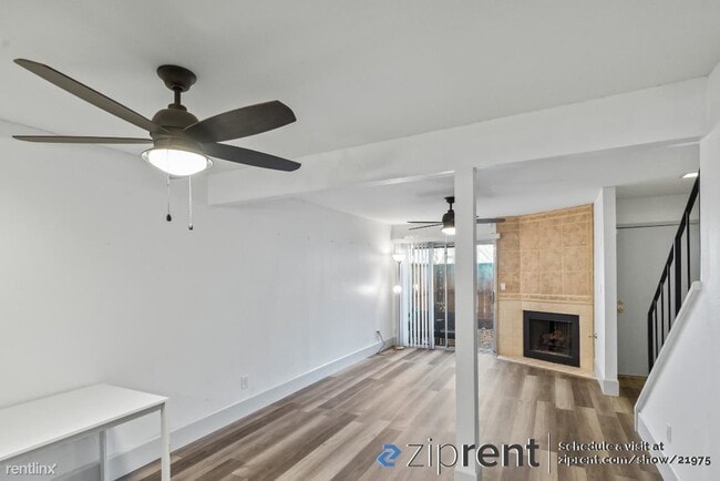 Building Photo - 2 br, 1.5 bath Townhome - 5333 Park highla...