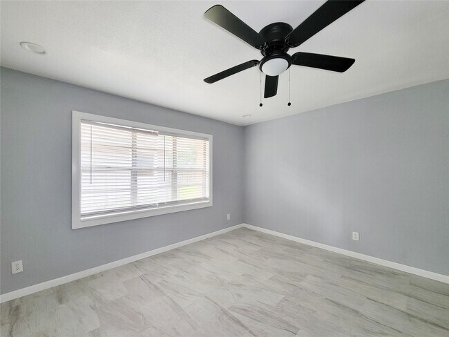 Building Photo - 5103 Karu Dr