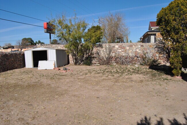 Foto del edificio - 829 Merriman Dr