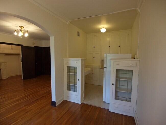 Building Photo - 2446 Colfax Ave S