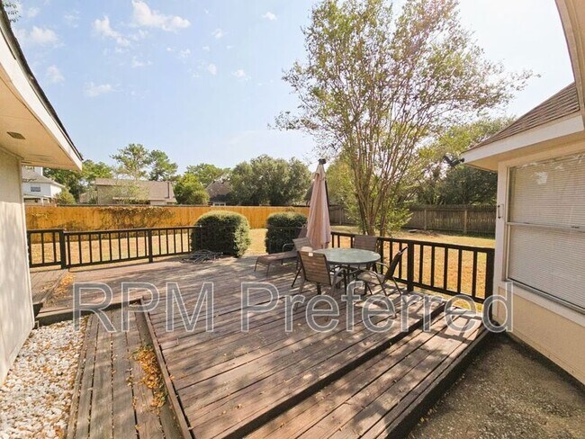 Building Photo - 14807 Cypress Ridge Dr