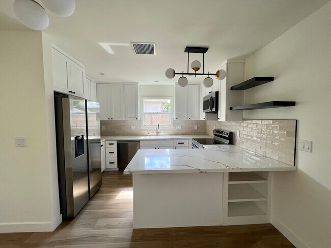 Beautiful remodeled kitchen - 8133 Rancheria Dr