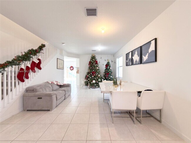 Foto del edificio - 2636 SE 13th Ct