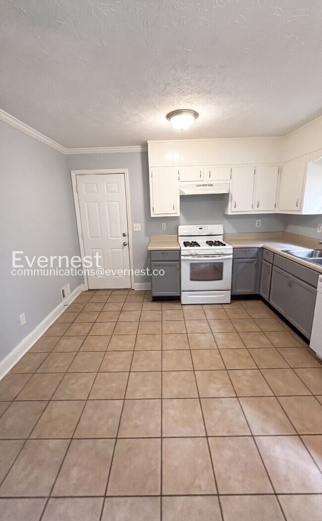 Foto del edificio - 6596 Fleming Rd