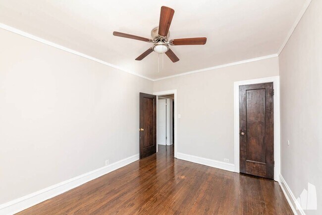 Building Photo - 5075 N Wolcott Ave