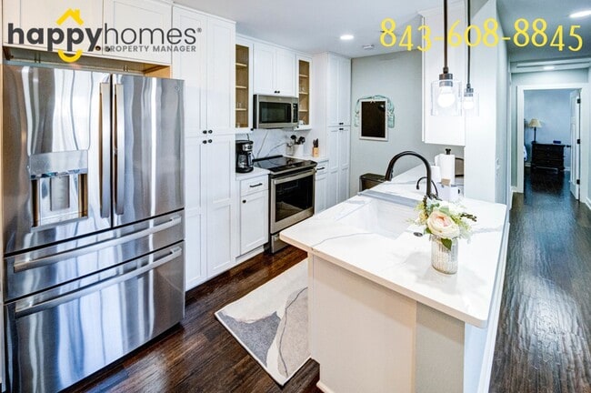 Building Photo - 2/2 Fully Furnished condo in The Meridian in Mount Pleasant!