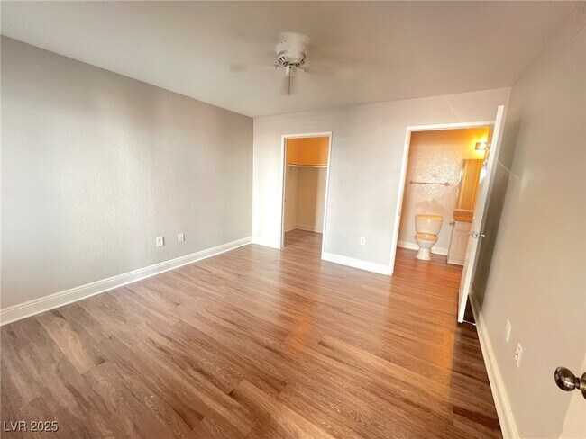 Foto del edificio - 6800 E Lake Mead Blvd