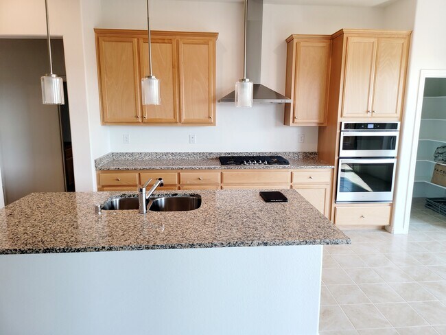 Building Photo - 1526 Plumas Dr