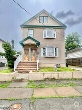 Building Photo - 826 E Curtis St