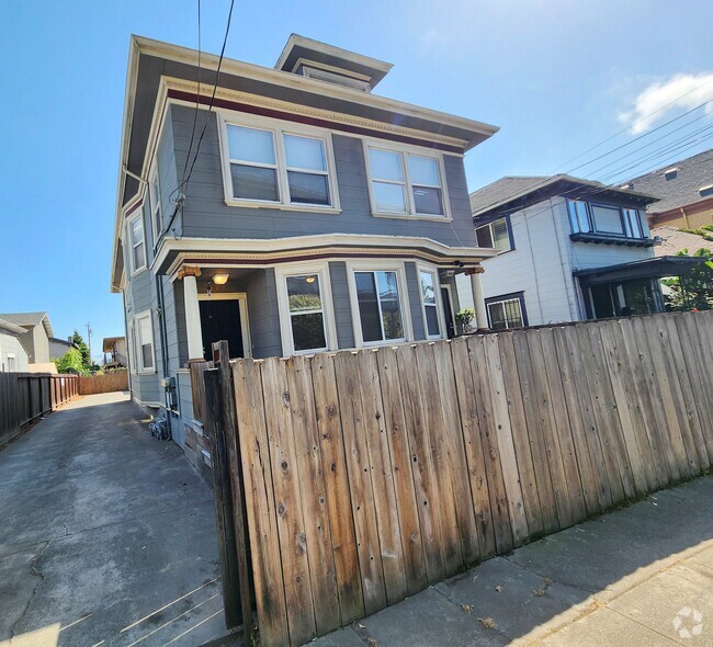 Building Photo - 673 35th Street