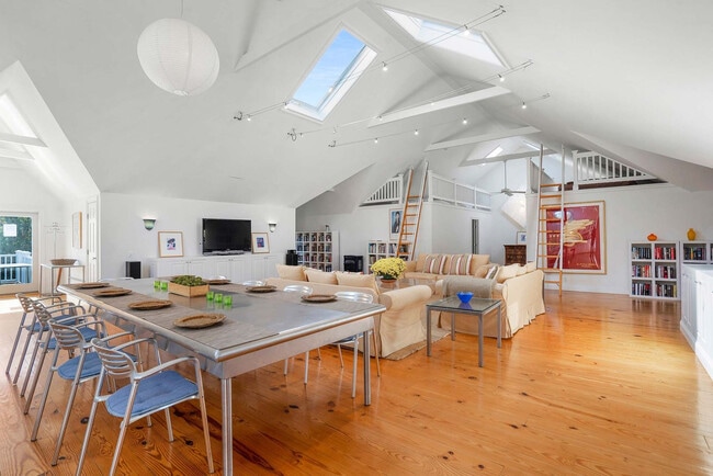 Foto del edificio - 7470 Sound Ave