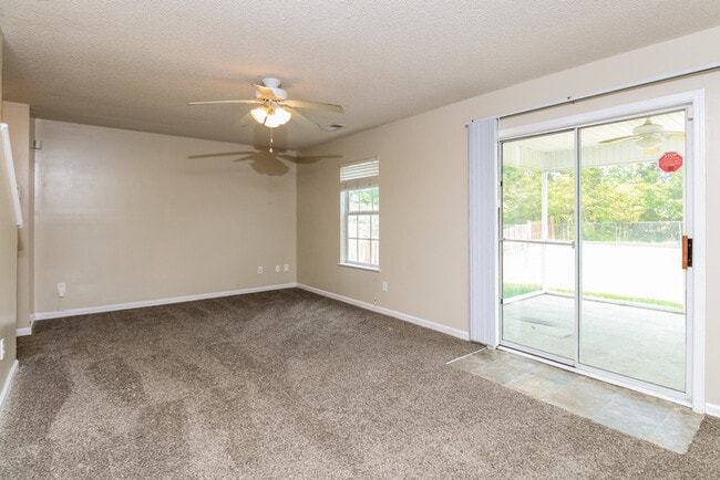 Foto del edificio - 1924 Lake Carolina Dr