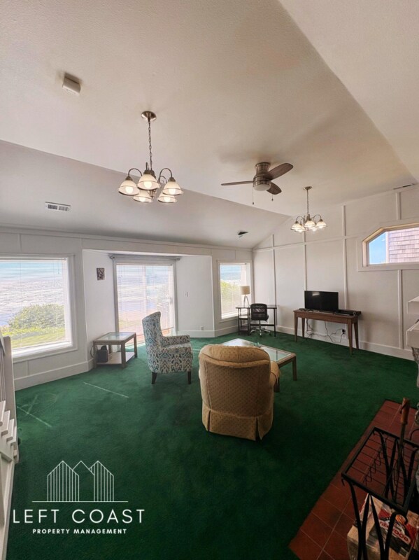 Foto del edificio - 3519 NW Jetty Ave