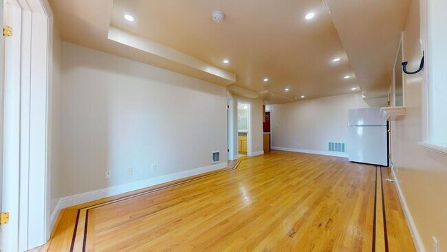 Building Photo - 1261-1263-1263 45th Ave
