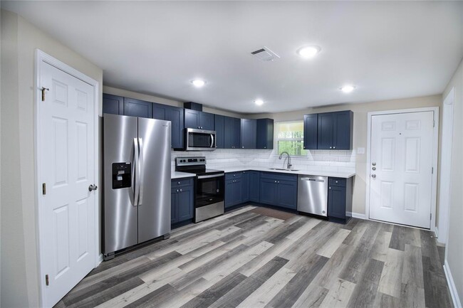 Foto del edificio - 20571 Lodge Rd