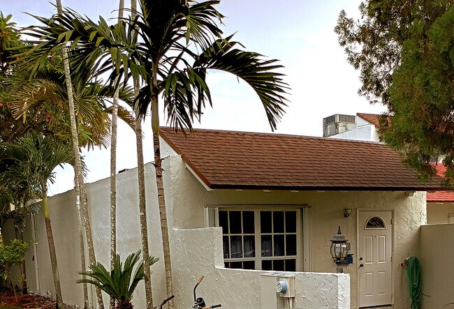 Foto del edificio - 8018 SW 103rd Ave
