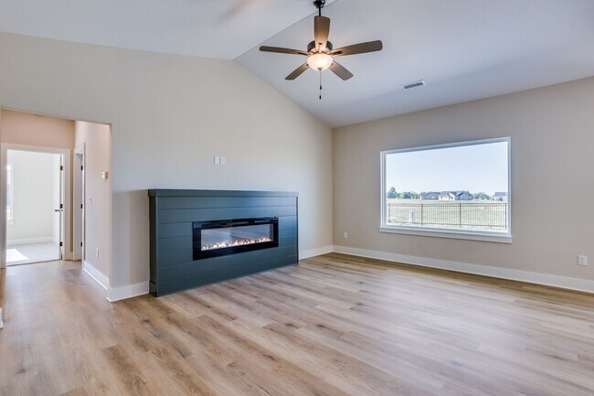 Building Photo - Trails End- Single Family