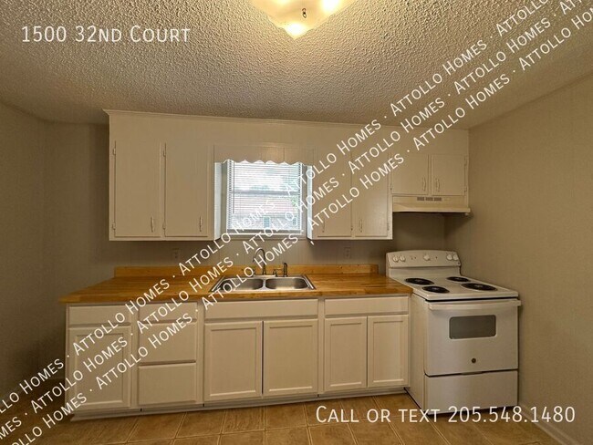 Building Photo - 1500 32nd Ct