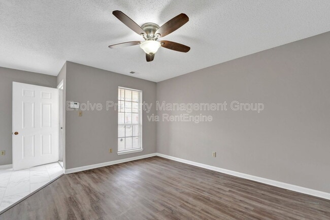 Photo - 3014 Meadows Lane Apartment