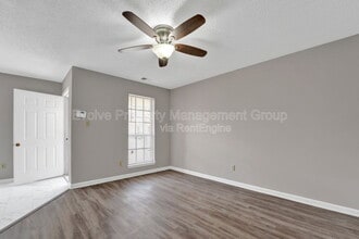 Building Photo - 3014 Meadows Ln