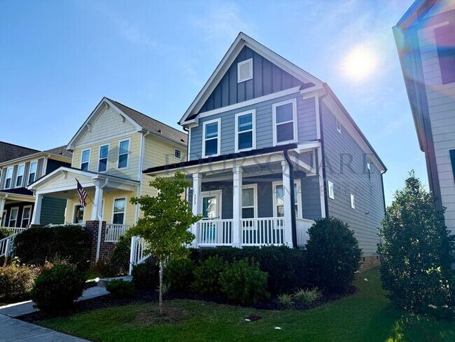 Building Photo - Lovely 3-Bedroom Home with Granite Kitchen, Office Nook & Finished Garage – Near Downtown Knightd...
