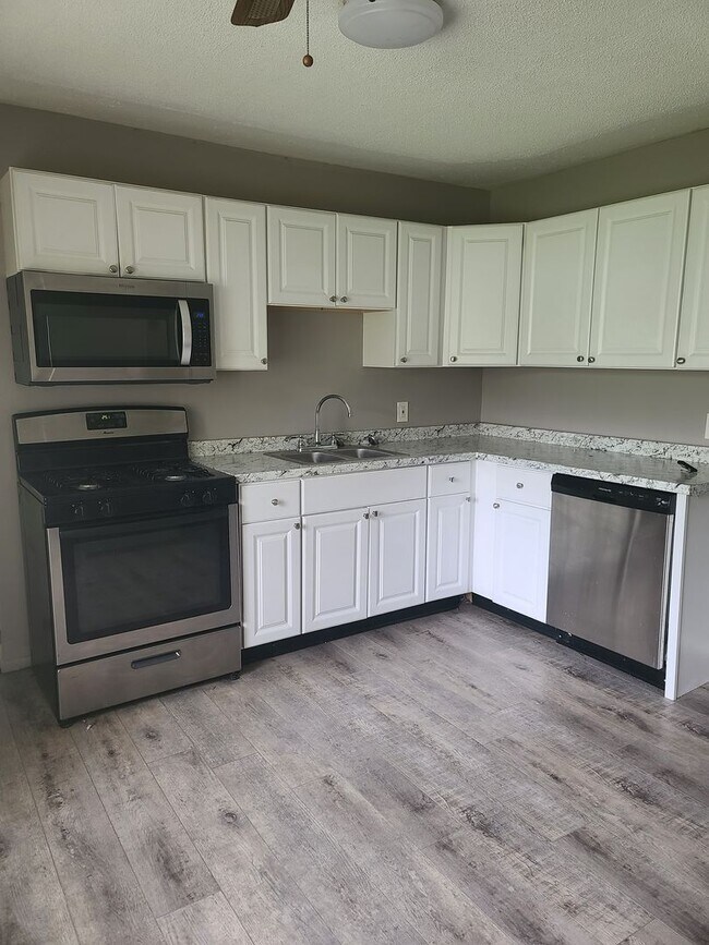 Foto del edificio - 606 Dogwood Dr