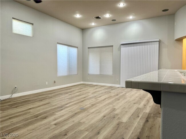 Foto del edificio - 101 Emerald Dunes Cir