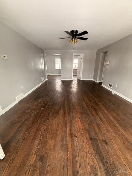 Foto del edificio - 5401 Newfield Ave