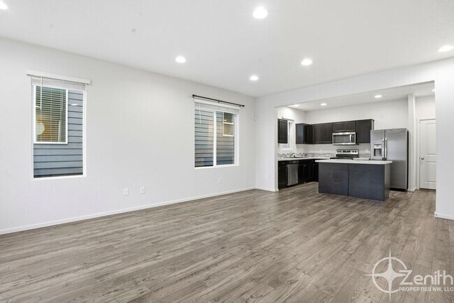 Building Photo - 11745 NE 22nd Way