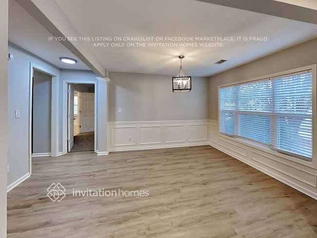 Foto del edificio - 2373 Walnut Tree Ln