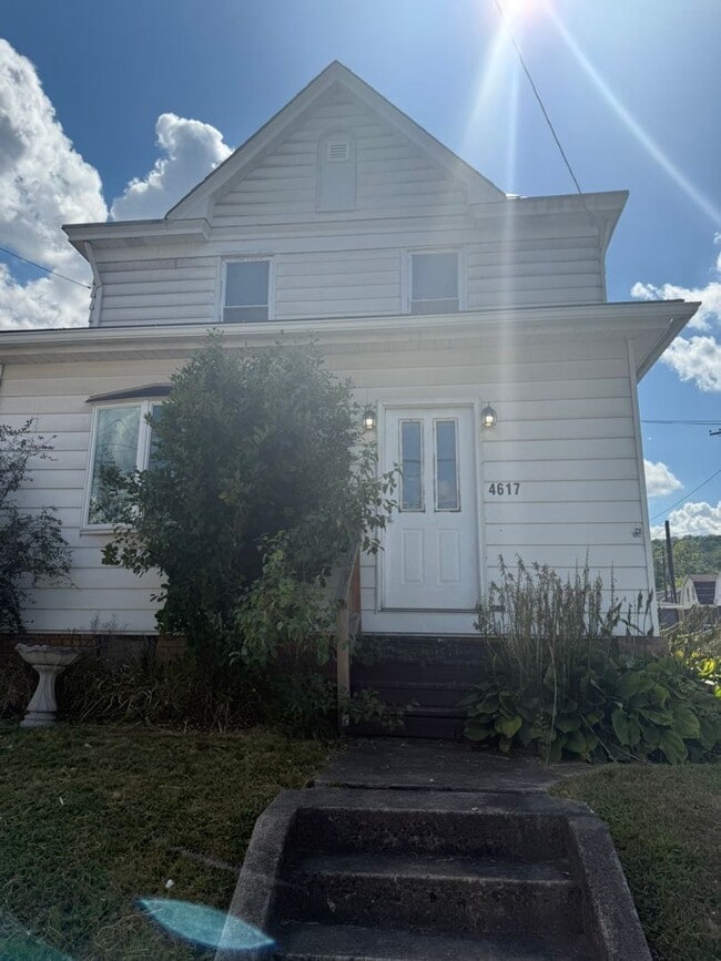 Building Photo - 4617 4th Ave