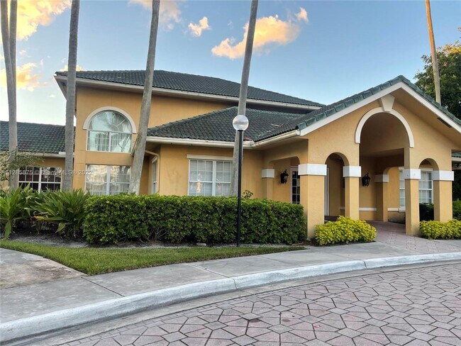 Building Photo - 4025 W Mcnab Rd  E101 Pompano Beach Fl 33069